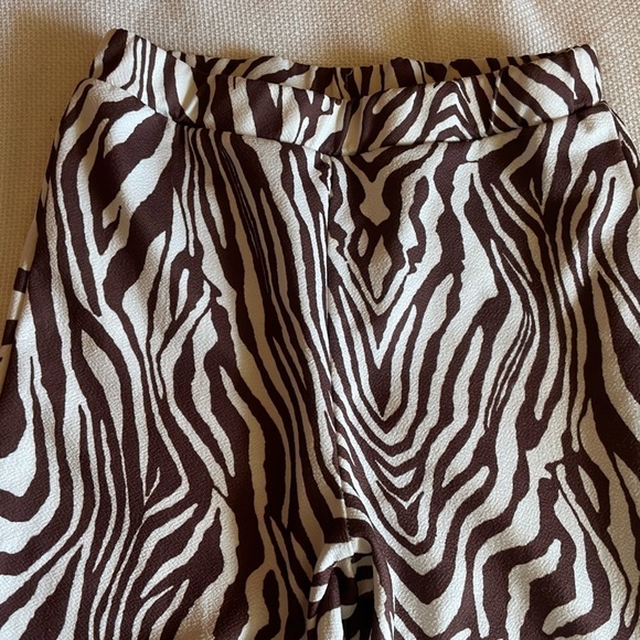 Shein zebra print wide leg pants - Picture 2 of 7